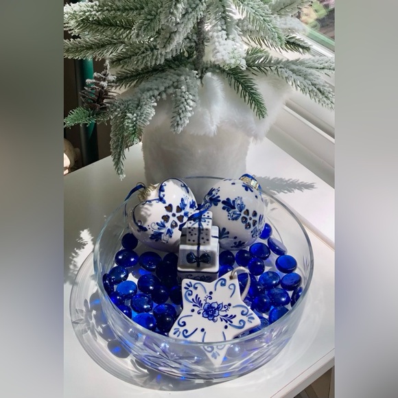 4 Blue & White Ceramic Decorative Ornaments - Picture 6 of 9